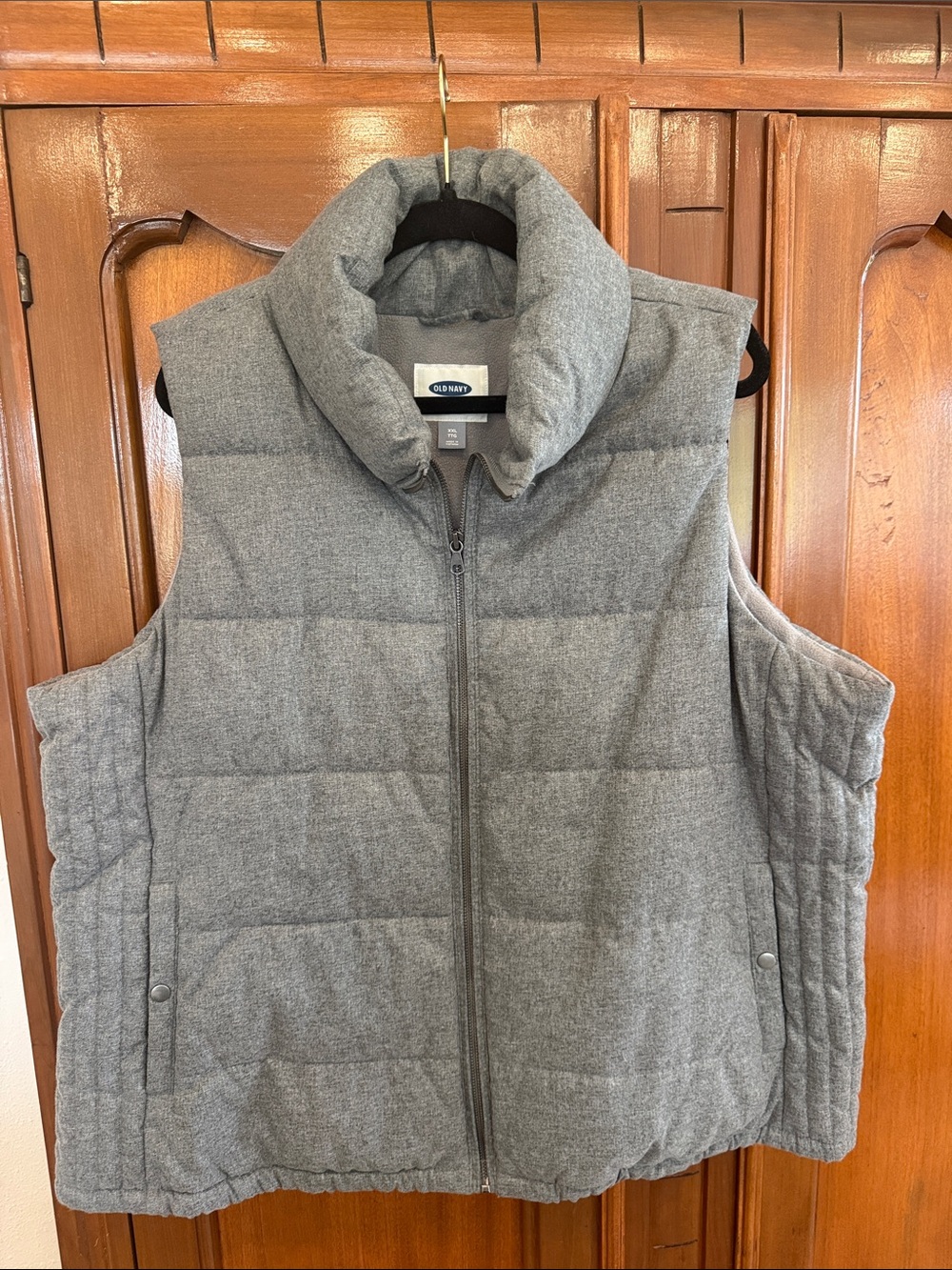 Old Navy Gray Quilted Puffer Vest